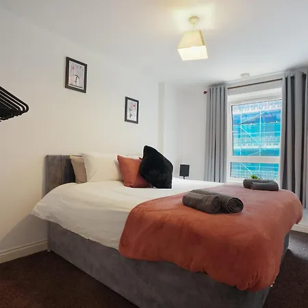 Long Offers - Stunning 2 Bed 2 Bath *