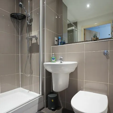 Long Offers - Stunning 2 Bed 2 Bath شقة *