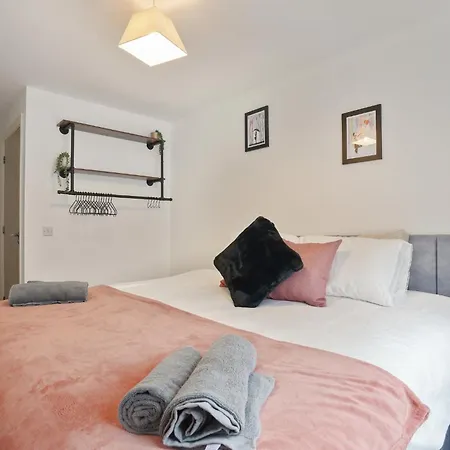 Long Offers - Stunning 2 Bed 2 Bath شقة ليدز